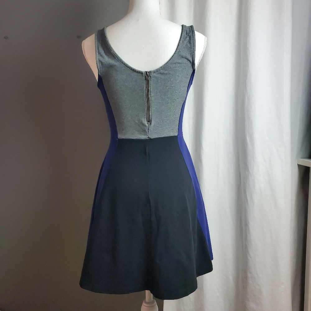 EXPRESS, Black & Blue Sleeveless Dress Size M - Picture 2 of 4